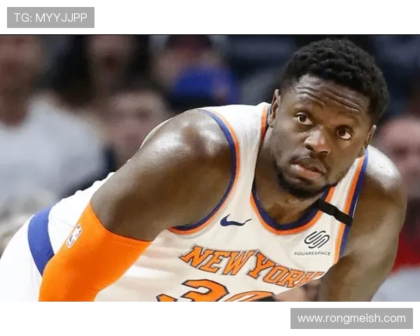 兰德尔16投9中砍22分4板4助攻率队掌控比赛节奏表现稳健